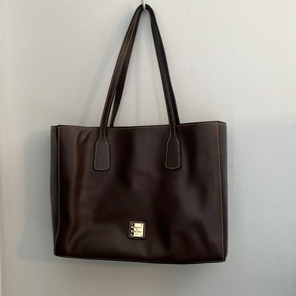 Dooney and Bourke Tote Bag - Picture 1 of 4